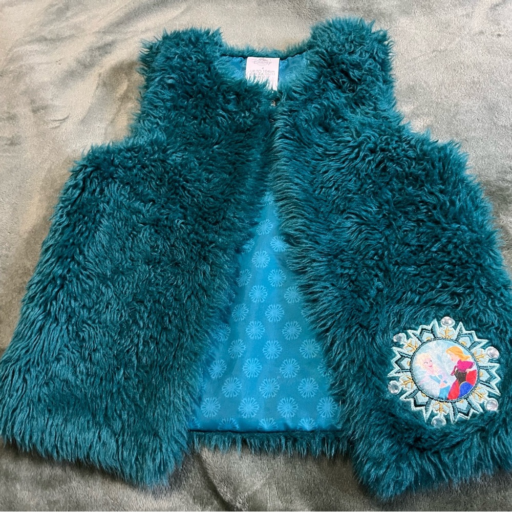 Disney Store Frozen 2 Anna and Elsa Teal Faux Fur vest size 4